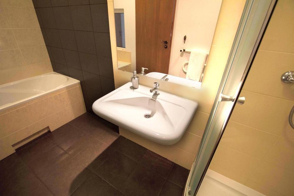 Hotel George Надажин Стая снимка